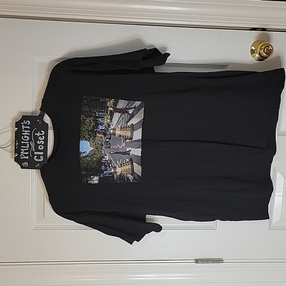 BBC Doctor Who Graphic T-Shirt XL Black 12th Doctor Clara Abbey Road